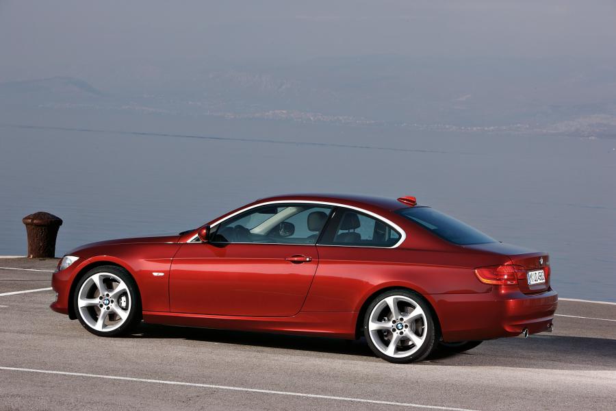  BMW 3-Series Coupe 2011 года  (фото 6 из 24)